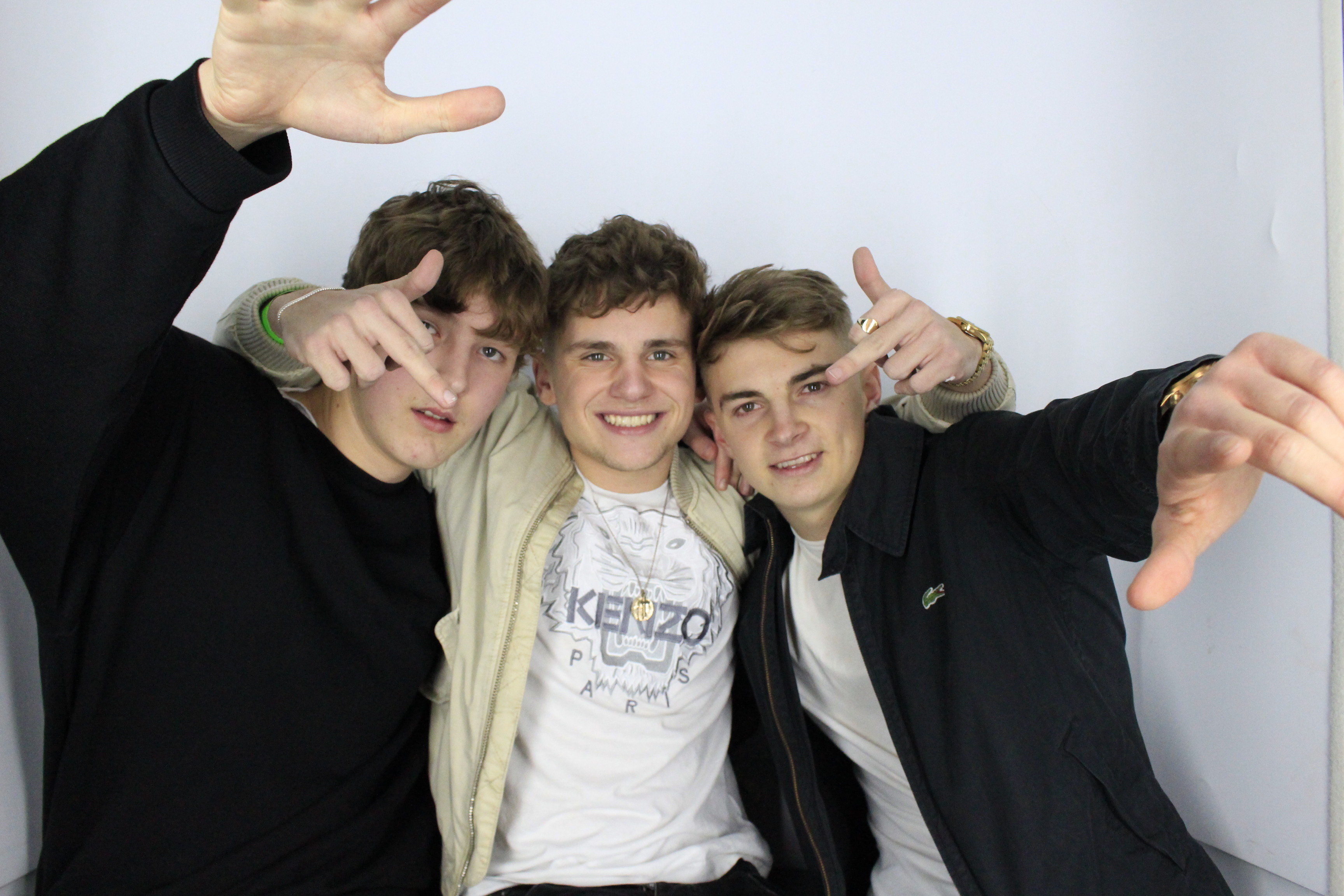 Issy & Alice's 18th Birthday Party | View more photos from the event at gallery.myphotoboothexperience.co.uk/u/MyPhotoBoothExperienceLtd/Issy-Alices-18th-Birthday-Party